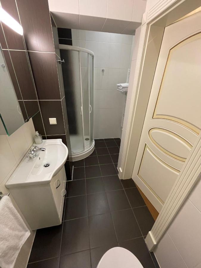 קרלובי וארי Apartma Premium מראה חיצוני תמונה